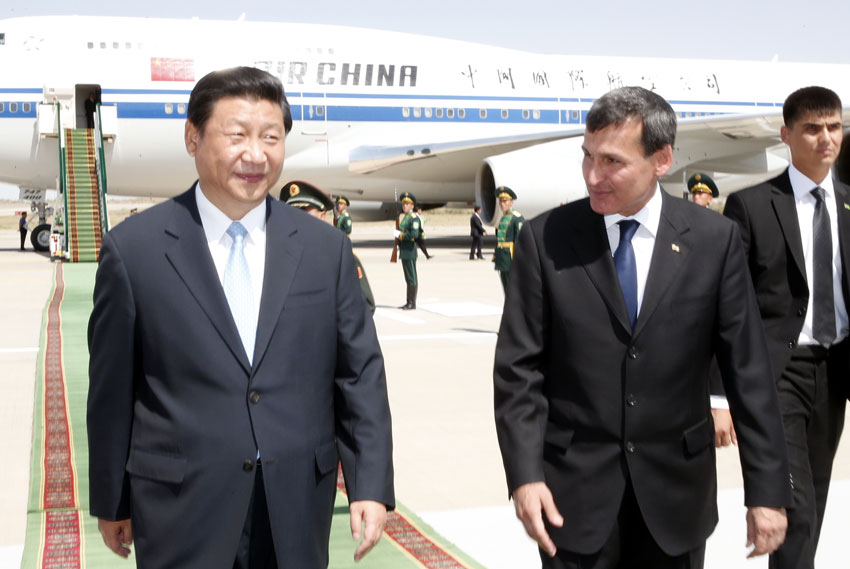 9月3日，国家主席习近平抵达阿什哈巴德，开始对土库曼斯坦进行国事访问。新华社记者鞠鹏摄