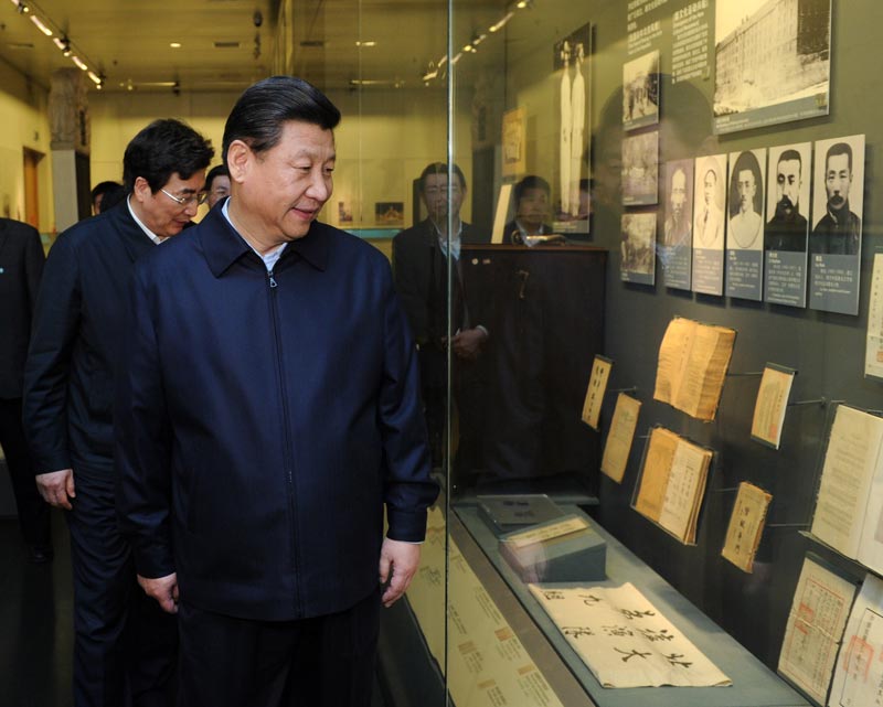 中共中央总书记、国家主席、中央军委主席习近平近日在北京市考察。这是习近平在首都博物馆参观北京历史文化展览。 新华社记者 张铎 摄