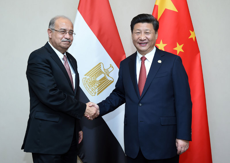12月4日，国家主席习近平在约翰内斯堡会见埃及总理伊斯梅尔。新华社记者 张铎 摄