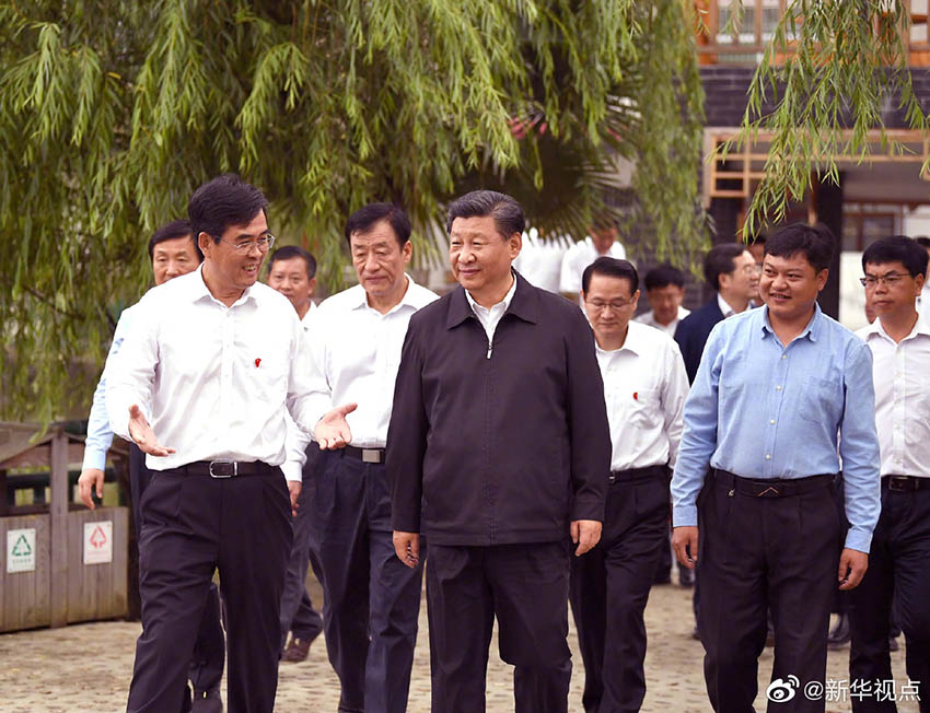 5月20日，中共中央總書記、國家主席、中央軍委主席習近平來到贛州市於都縣梓山鎮潭頭村看望慰問老區人民。新華社記者 謝環馳 攝