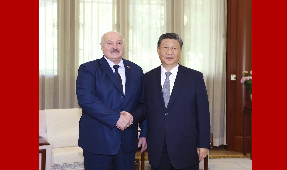 习近平会见白俄罗斯总统卢卡申科