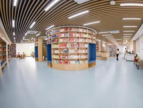 6月20日，歷時200天改造升級的鄧小平圖書館正式對外開放，館內嶄新的閱讀環境、智能化的設備，為讀者帶來一場別開生面的閱讀之旅。