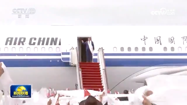 习近平在出席西藏自治区成立60周年庆祝活动后返回北京