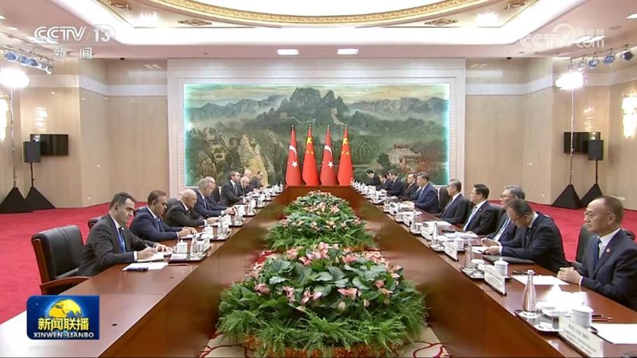 习近平会见土耳其总统
