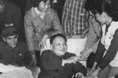 邓小平会见出席共青团十一大的代表